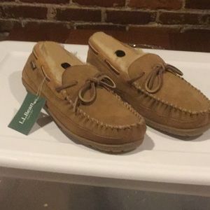 Men’s LLBean slippers never worn